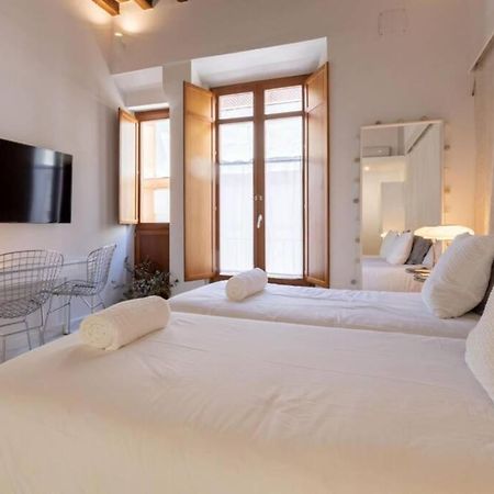 Hernando Colon Deluxe Suite By Valcambre Seville Exterior photo